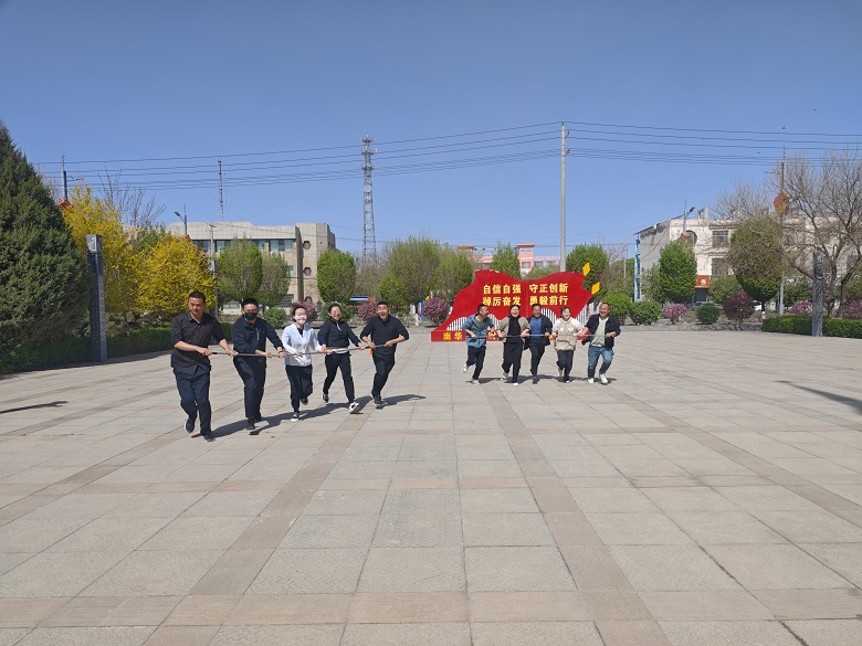 凝心聚力谋发展 趣享运动展风采——南华镇举开云游戏官网办“庆五一・迎五四”干部职工趣味运动会(图7)