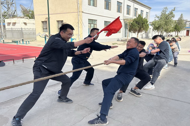 【新时代文明实践】趣享运动 尽展风采 罗城镇举办“庆五一・迎五四”干部职工趣味运动会球速体育网址(图3)